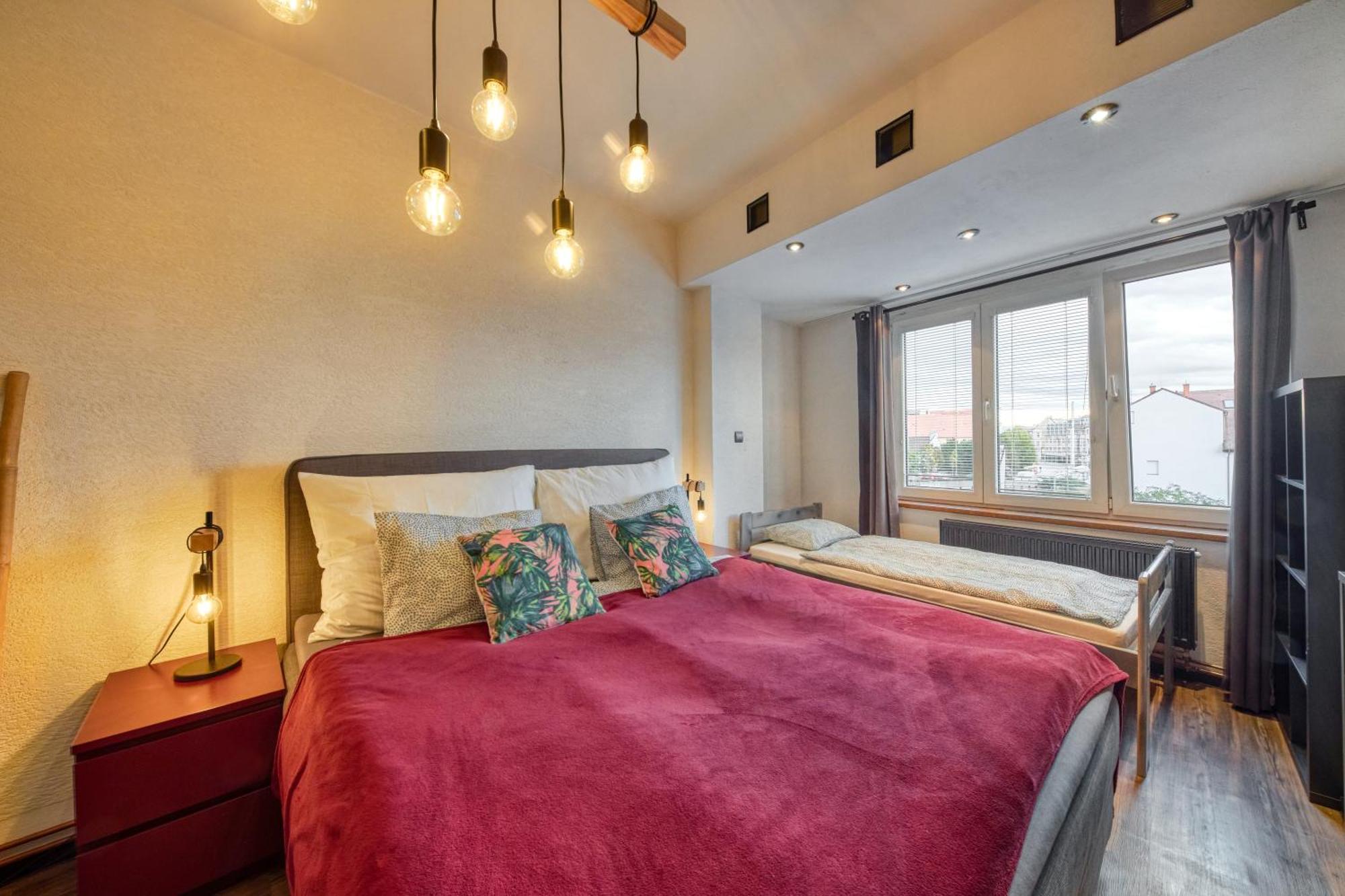 Mahalo Apartment Братислава Экстерьер фото