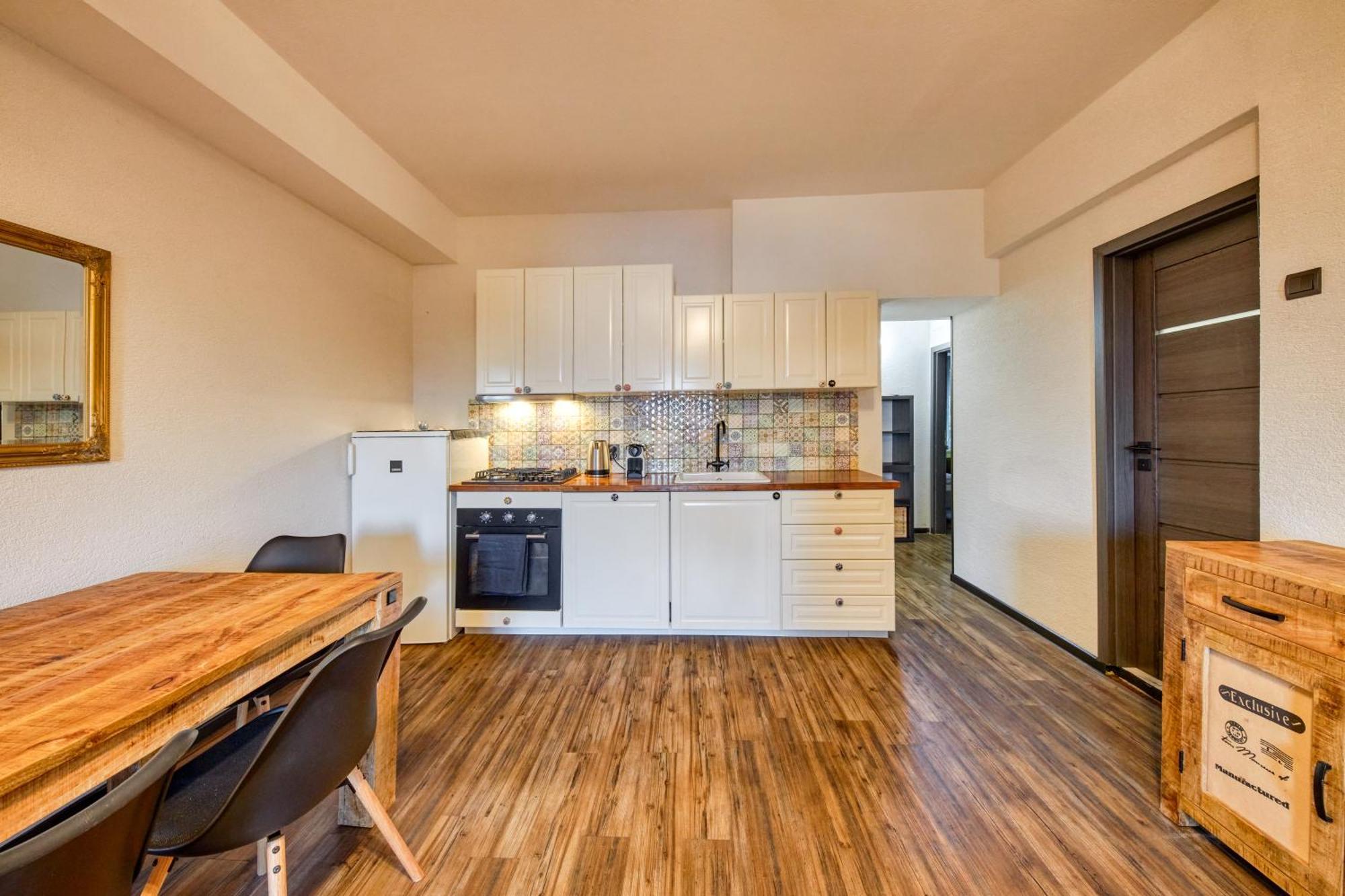 Mahalo Apartment Братислава Экстерьер фото